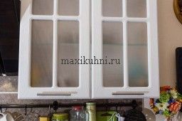 Угловая классическая белая кухня  фото